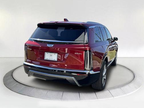 2026 Cadillac VISTIQ Luxury