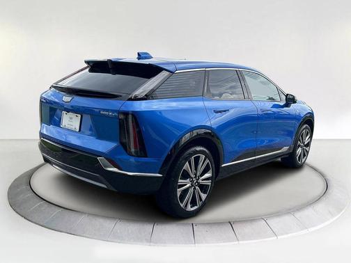 2025 Cadillac OPTIQ Luxury 2 AWD
