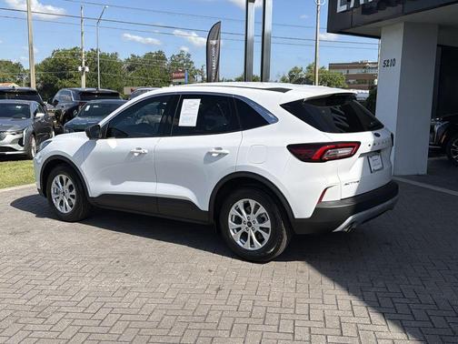 Oxford White 2023 Ford Escape Active