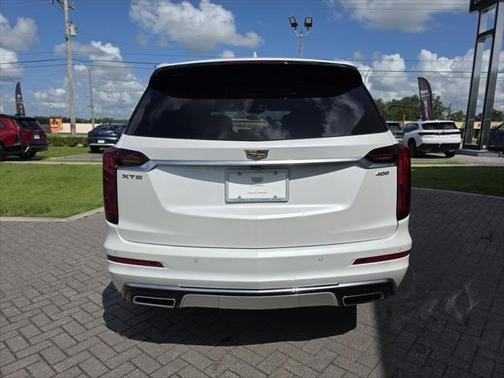 2025 Cadillac XT6 Premium Luxury FWD