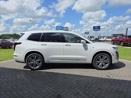 2025 Cadillac XT6 Premium Luxury FWD