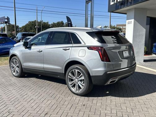2026 Cadillac XT5 Premium Luxury
