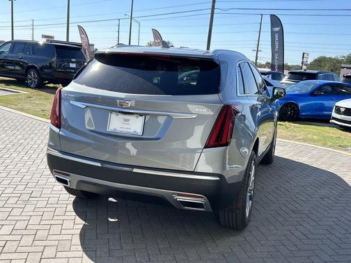 2026 Cadillac XT5 Premium Luxury