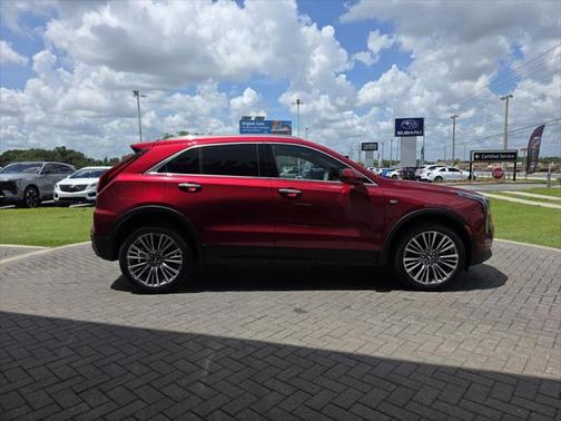2025 Cadillac XT4 Premium Luxury