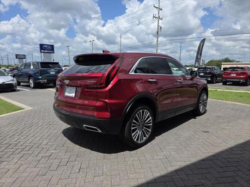 2025 Cadillac XT4 Premium Luxury