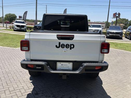 Bright White Clearcoat 2023 Jeep Gladiator Sport S