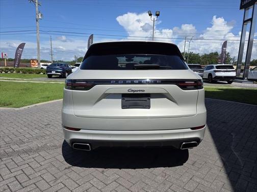2023 Porsche Cayenne E-Hybrid S