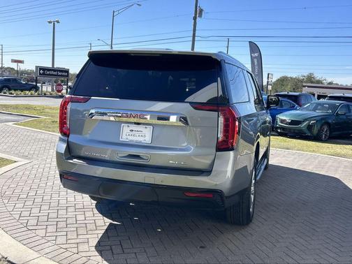 2024 GMC Yukon XL SLE