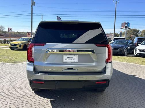 2024 GMC Yukon XL SLE