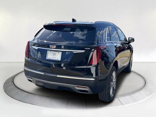 Black Metallic 2026 Cadillac XT5 Premium Luxury