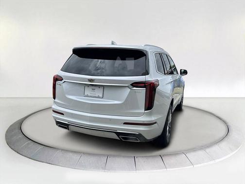 2025 Cadillac XT6 Premium Luxury FWD