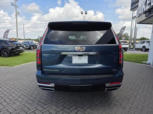2025 Cadillac Escalade Premium Luxury