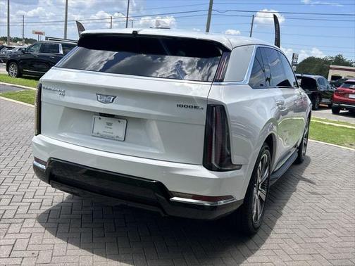 2025 Cadillac Escalade IQ Luxury 2