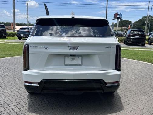 2025 Cadillac Escalade IQ Luxury 2