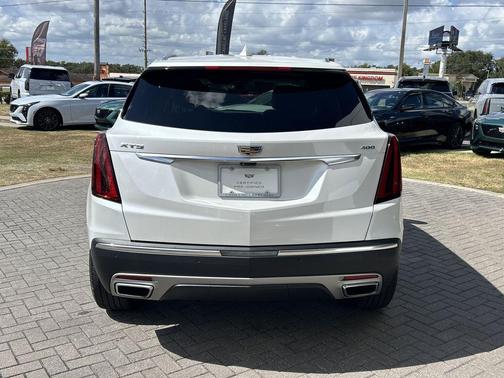 2022 Cadillac XT5 Premium Luxury