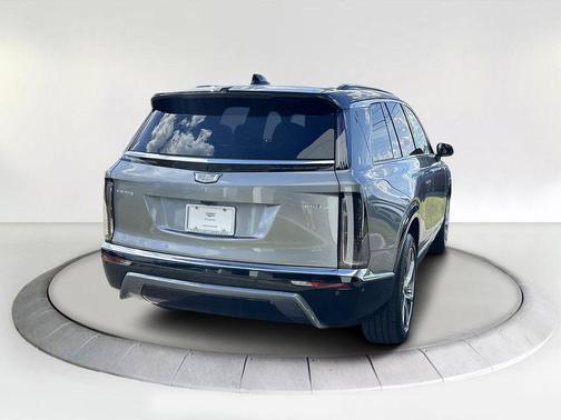 2026 Cadillac VISTIQ Luxury