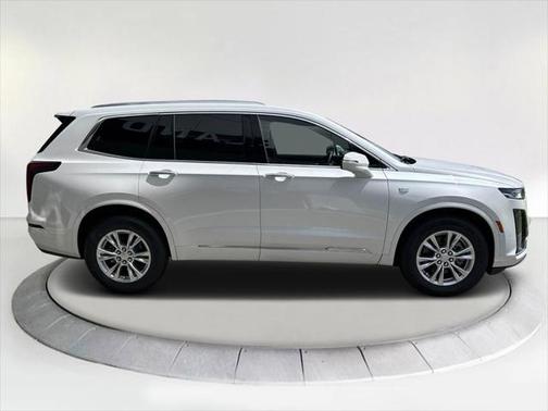 2025 Cadillac XT6 Luxury FWD