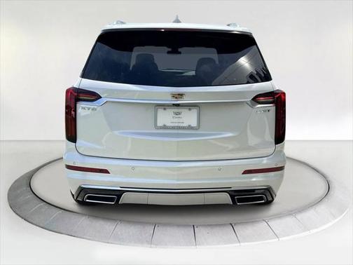 2025 Cadillac XT6 Luxury FWD