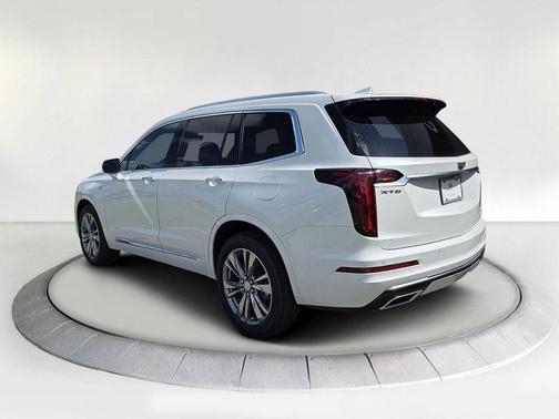 2025 Cadillac XT6 Premium Luxury FWD
