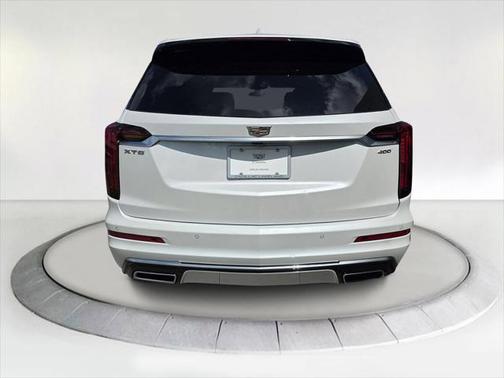 2025 Cadillac XT6 Premium Luxury FWD