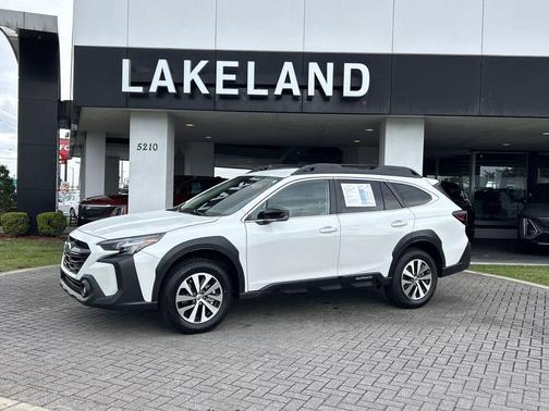 Crystal White Pearl 2025 Subaru Outback Premium