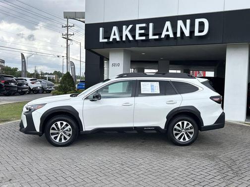 Crystal White Pearl 2025 Subaru Outback Premium