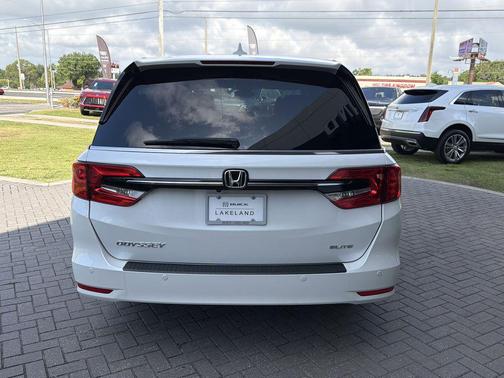 Platinum White 2022 Honda Odyssey Elite