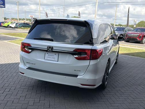 Platinum White 2022 Honda Odyssey Elite