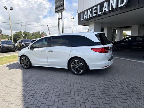 Platinum White 2022 Honda Odyssey Elite