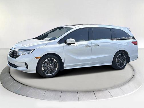 Platinum White 2022 Honda Odyssey Elite