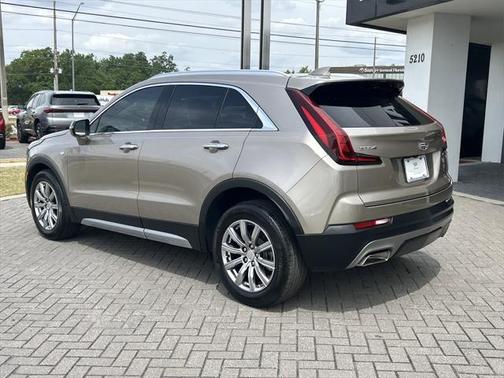 2022 Cadillac XT4 Premium Luxury