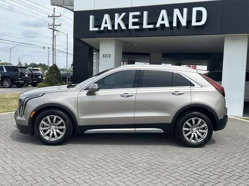 2022 Cadillac XT4 Premium Luxury