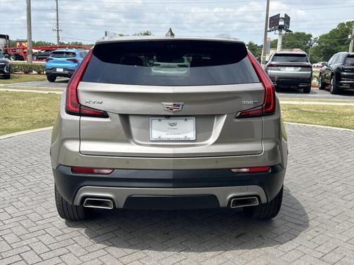 2022 Cadillac XT4 Premium Luxury