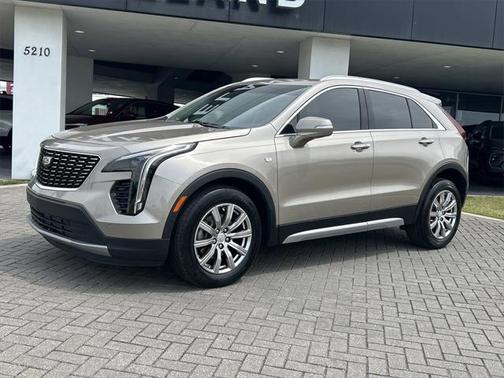 2022 Cadillac XT4 Premium Luxury