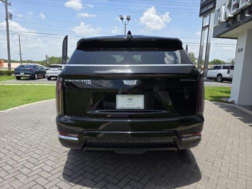 2025 Cadillac Escalade IQ Luxury 1