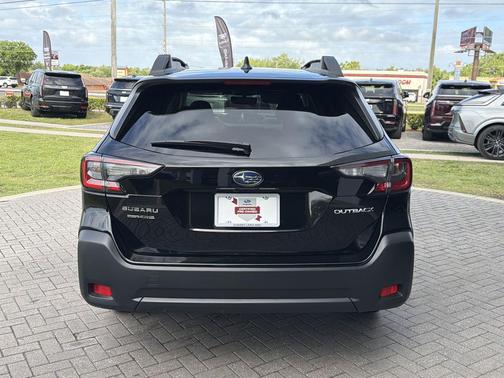 Crystal Black Silica 2025 Subaru Outback Premium