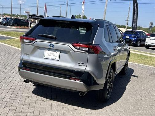 2023 Toyota RAV4 Hybrid SE
