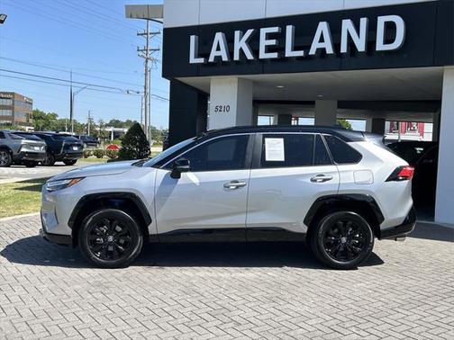 2023 Toyota RAV4 Hybrid SE