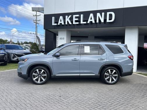 2023 Honda Pilot Touring 8-Passenger