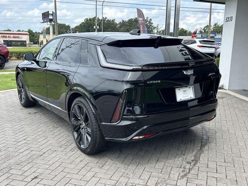 2026 Cadillac LYRIQ Signature Sport