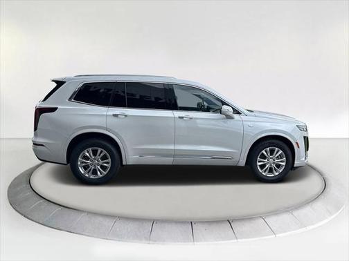 2025 Cadillac XT6 Luxury AWD