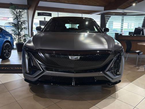Magnus Metal Fr 2026 Cadillac LYRIQ V Premium