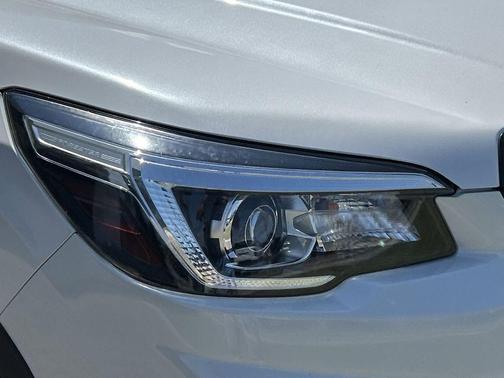 Crystal White Pearl 2019 Subaru Forester Sport