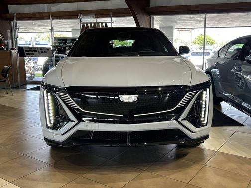2026 Cadillac LYRIQ V Premium