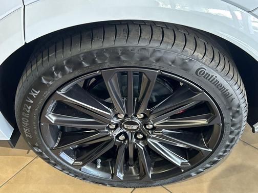 2026 Cadillac LYRIQ V Premium