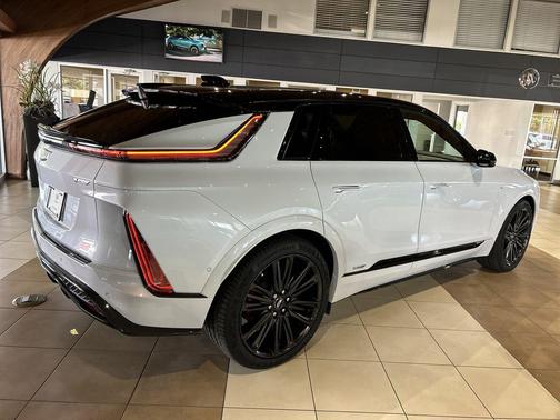2026 Cadillac LYRIQ V Premium