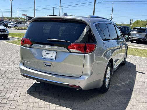2018 Chrysler Pacifica Touring-L