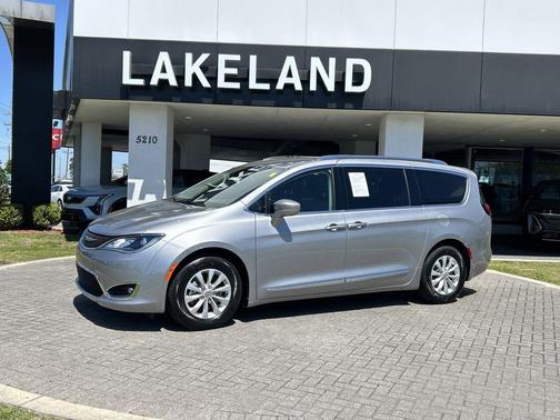 2018 Chrysler Pacifica Touring-L