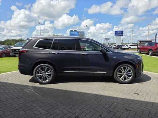 2025 Cadillac XT6 Premium Luxury FWD