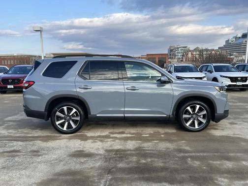 2023 Honda Pilot Touring